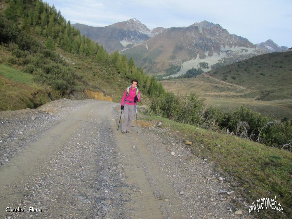 01 Si arriva al passo della Croce.JPG